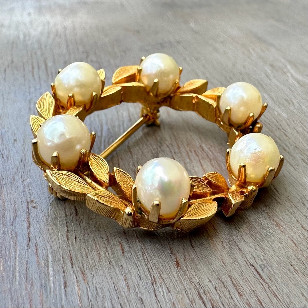 Liner Vintage Gold & Pearl Leaf Brooch - Picture 7 of 12